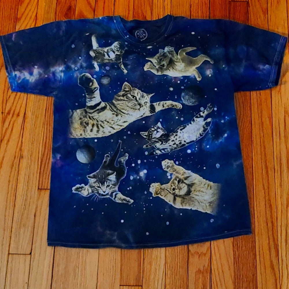 Graphic T shirt Large